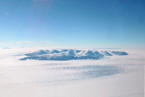 11:00 am: The Transantarctic Mountains as we flew over latitude 85° south.  This area is known as the Beardmore Glacier.