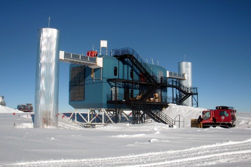 January 12: The IceCube Laboratory (ICL) near the Amundsen-Scott South Pole Station.