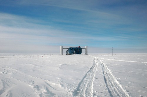 The IceCube Laboratory (ICL) seen from a distance.