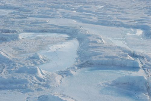 Another view throught the window of  the helicopter.