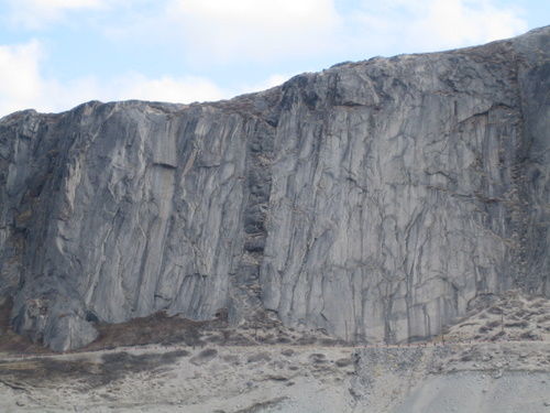 Beautiful cliffs behind the hotels