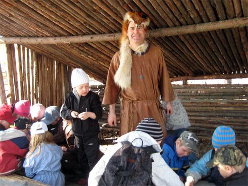 Wing with Finnish children on a school field trip