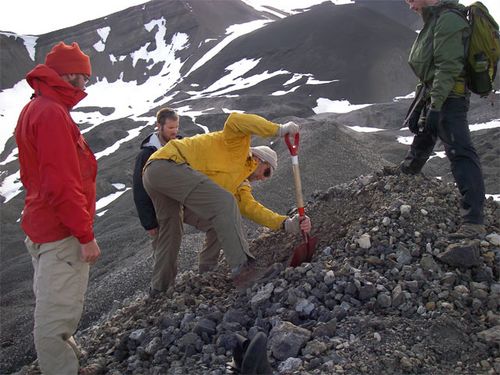 Al digging for an ice core moraine