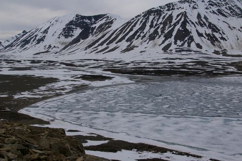 Original image of Lake Linne and valley