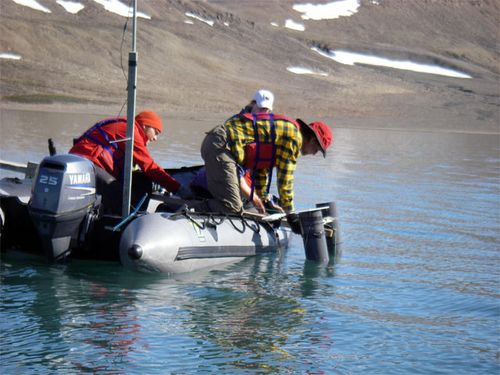 Retrieving sediment traps