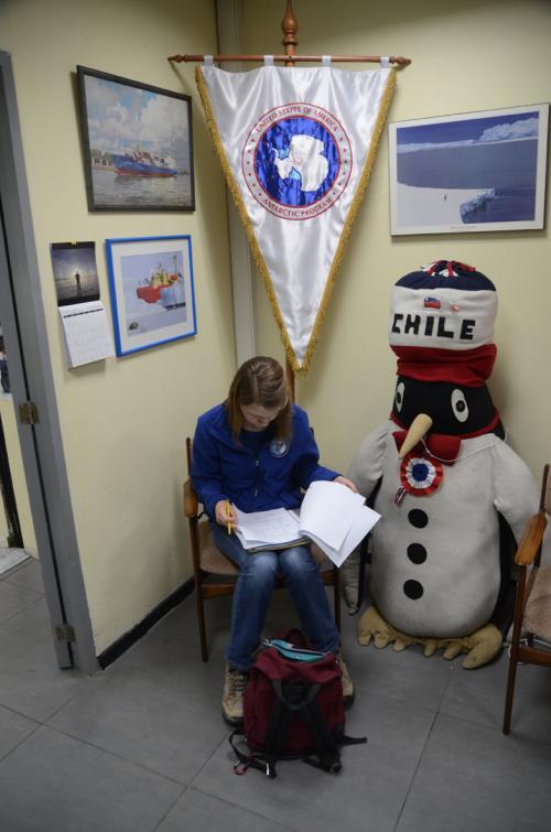 Claire at Santiago&#39;s airport office