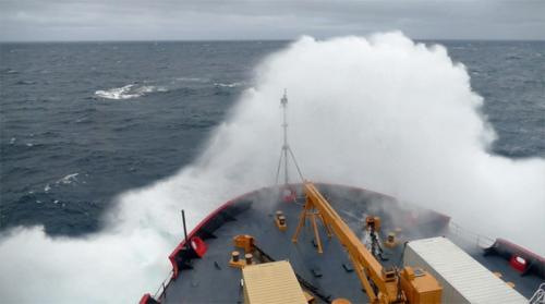 Wave Breaking over Healy’s Bow