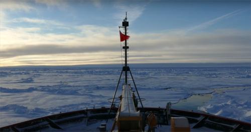 USCGC Healy ICEBREAKING ~86°N, 150°W