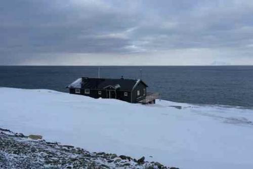 Svein Nordahl&#39;s cabin has no running water, but does have fast Internet. 