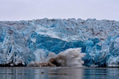 What do you call it when large chunks of ice break off of the front?