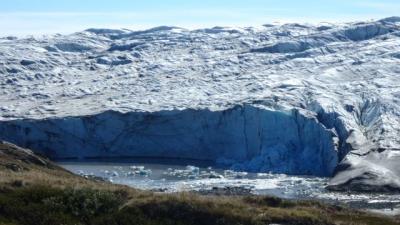 Glacier calving 