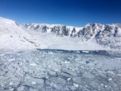 Tide water glacier