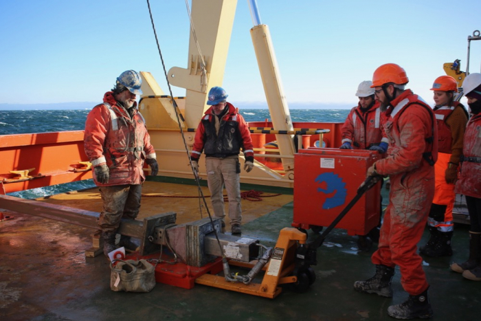 Removing the head from the Kasten core