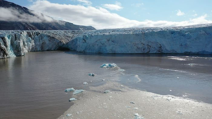 Upwelling plume in front of Kongsvegen glacier