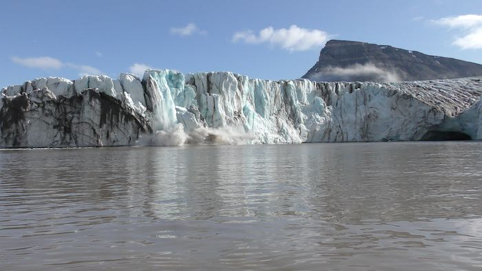 Calving event in front of Kongsvegen Glacier