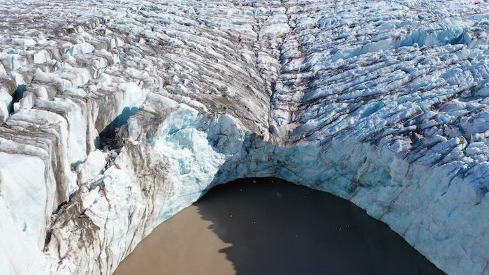 upwelling plume in Kongsvegen Glacier