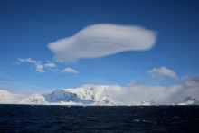 Lenticular cloud formation