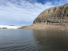 Colletthøgda Island next to Kronebreen Glacier. 