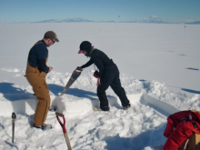 Cutting snow blocks