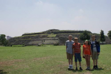 Graham ISSE delegation at Cuicuilco pyramid