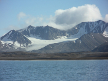 A beautiful day for a picture of Linne glacier.