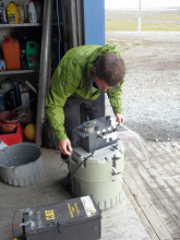 Simon getting the Isco water sampler ready.