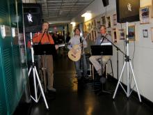 A three-piece band serenaded us for appetizers.