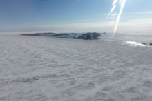 Glacier meeting McMurdo Sound