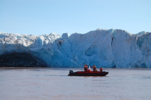 REU boat in sediment plume