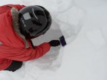 Joni measures snow grain size