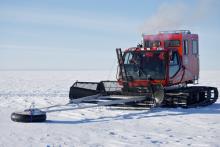 Pisten Bully looking for crevasses