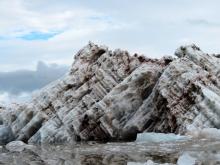 Icebergs make noises like rice crispies