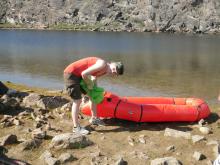 Charlotte Madsen (DK) airing up the raft