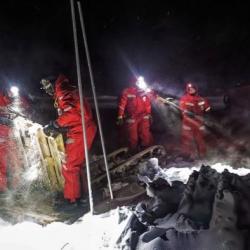 Researchers on ice in storm